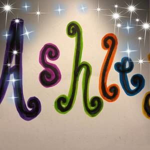 Meet your Posher, Ashley